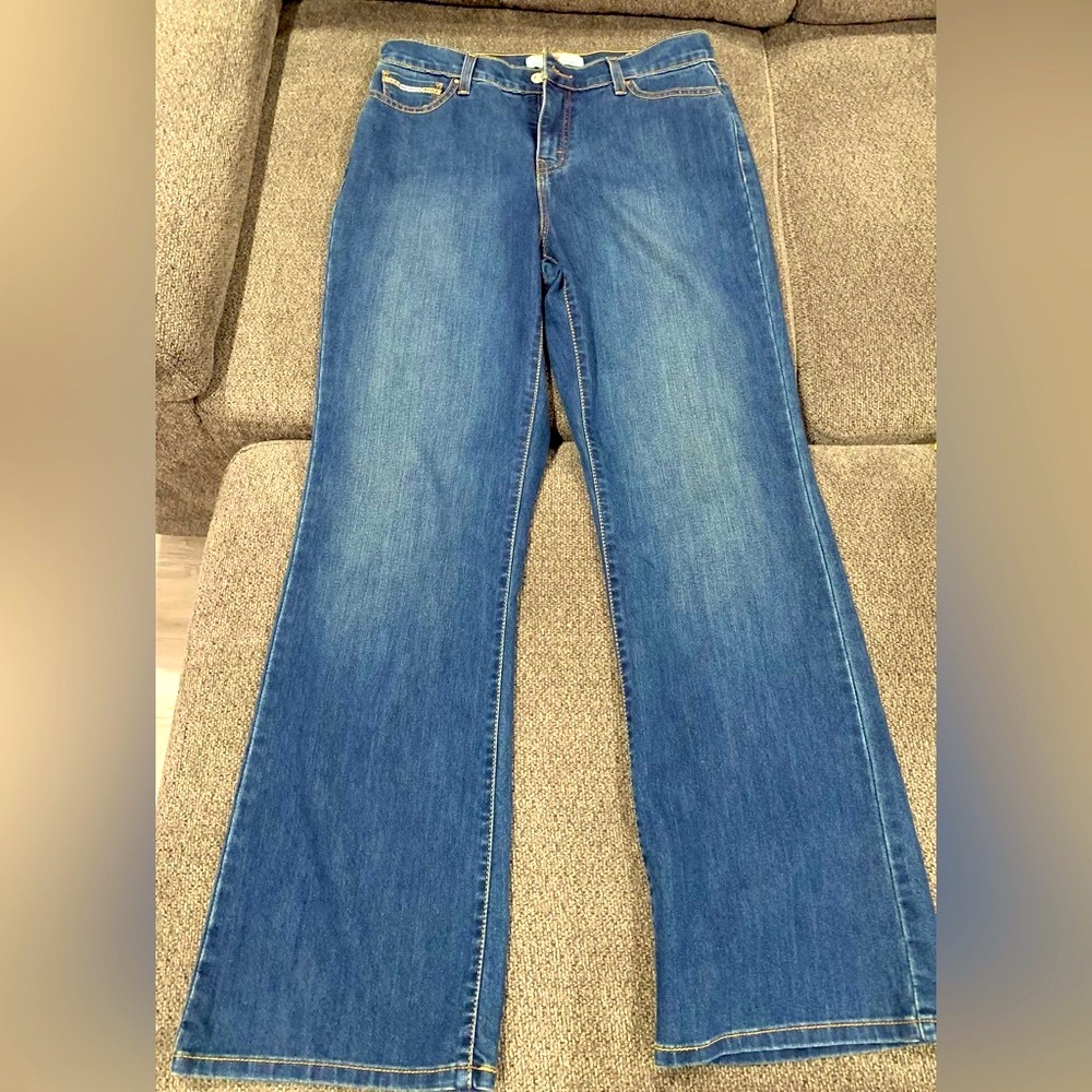 Levi’s Perfectly Slimming Bootcut 512 Jeans
